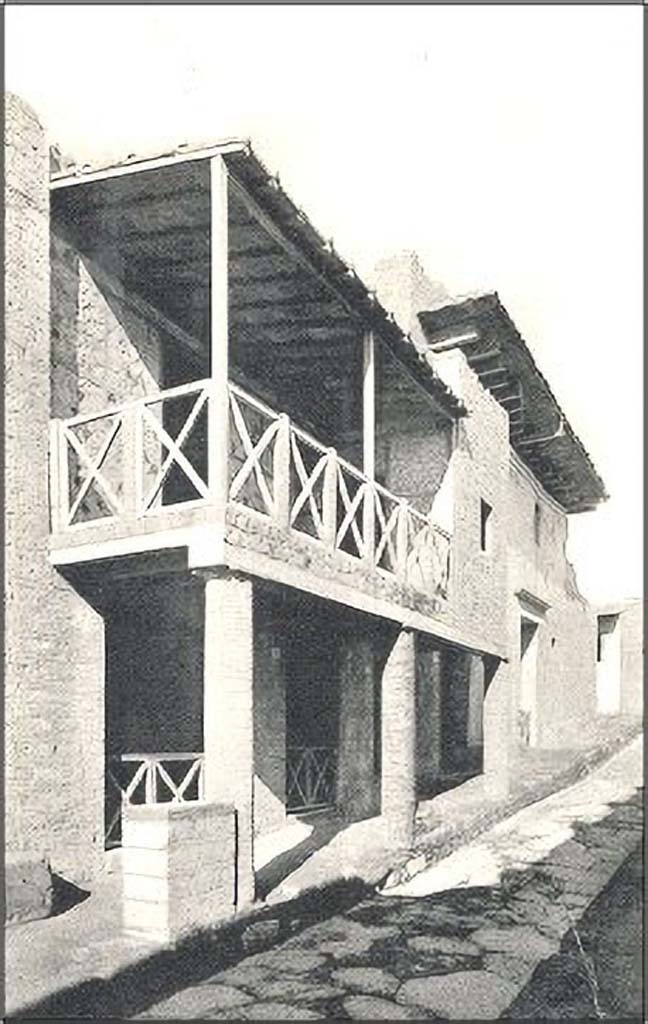 III.14 Herculaneum. Undated postcard entitled “Prospetti di edifici”.
Looking north towards facade on west side of Cardo IV with doorways III.15, 14, 13 under street portico formed by balcony. 
Photo courtesy of Peter Woods.